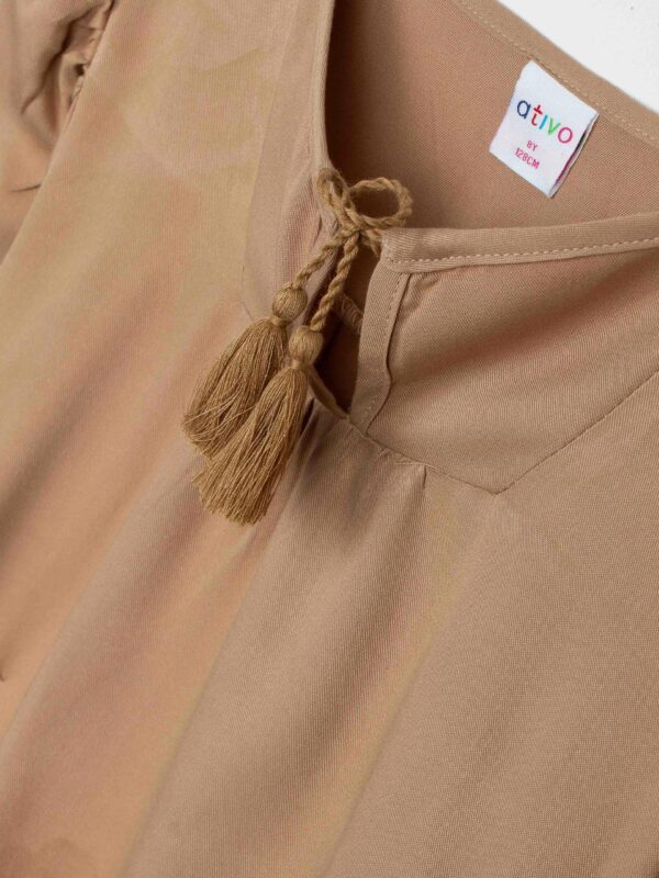 blouse beige pompon vêtement enfant fille mode idée tenue fête joli pas cher boutique saint martin en haut